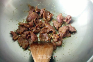 彩椒炒牛肉的做法步骤：4
