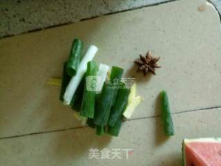 青椒土豆煲鸡块《电饭锅版》的做法步骤：2