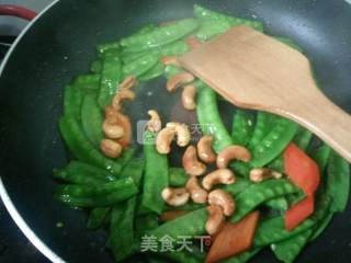 荷兰豆炒腰果的做法步骤：5