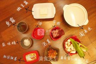 热辣辣牛肉泡菜汤的做法步骤：2