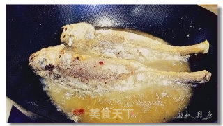 干烧黄鱼的做法步骤：4