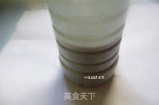 巧用饮料瓶做鸡蛋饼的做法步骤：2