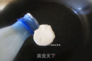 巧用饮料瓶做鸡蛋饼的做法步骤：3