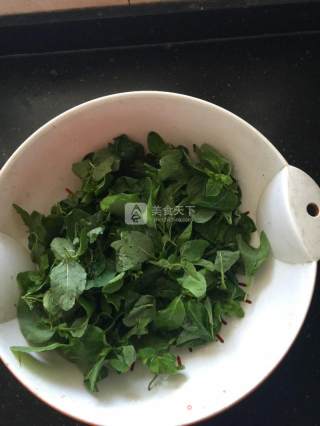 清新薄荷戚风蛋糕的做法步骤：1