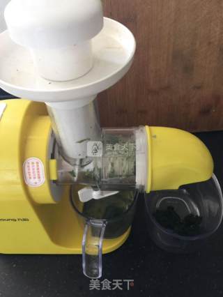 清新薄荷戚风蛋糕的做法步骤：2