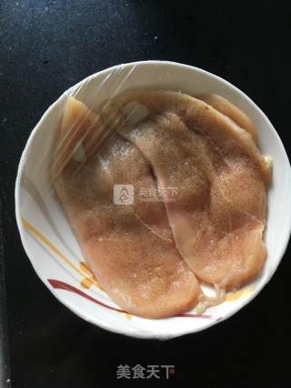 芝麻煎鸡胸的做法步骤：3