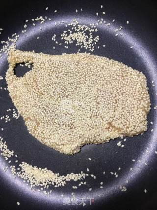 芝麻煎鸡胸的做法步骤：5