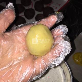 豆沙月饼的做法步骤：12