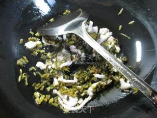 肉丝雪菜煮粉丝的做法步骤：3