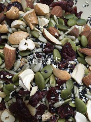 麦芽糖伍仁月饼的做法步骤：6