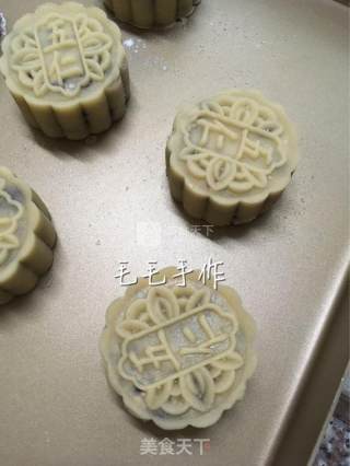 麦芽糖伍仁月饼的做法步骤：12