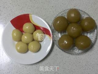 广式莲蓉蛋黄月饼的做法步骤：8