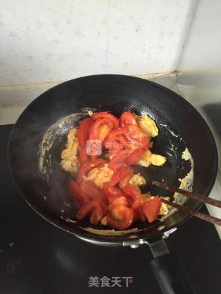 西红柿炒鸡蛋的做法步骤：3