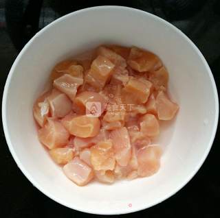 苹果糖醋肉的做法步骤：1