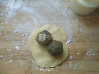 双蛋黄月饼的做法步骤：7