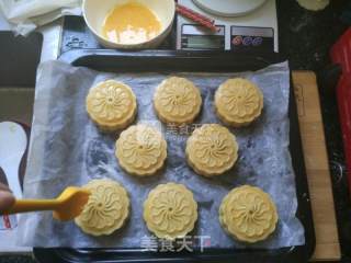 双蛋黄月饼的做法步骤：11