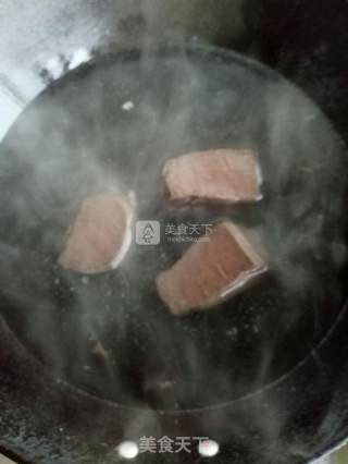 蒜蓉猪血的做法步骤：1