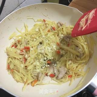 酸辣土豆丝炒肉的做法步骤：5