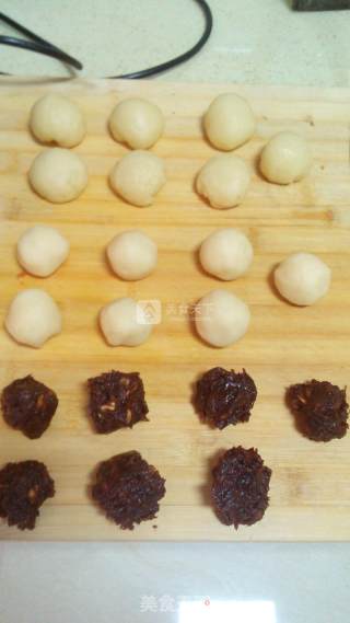 酥皮枣泥月饼的做法步骤：5