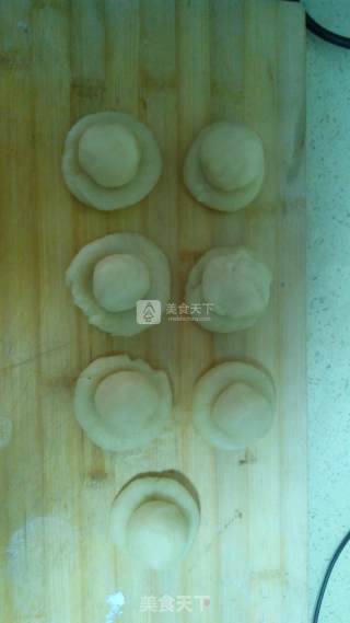 酥皮枣泥月饼的做法步骤：6