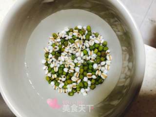 皂米绿豆薏米粥的做法步骤：3