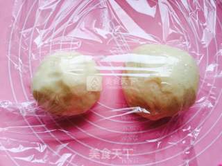 蛋黄酥的做法步骤：3