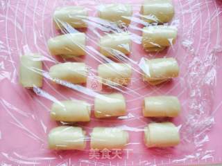 蛋黄酥的做法步骤：16