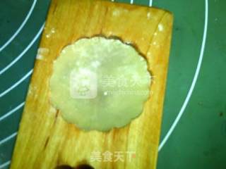 广式核桃豆沙月饼的做法步骤：16