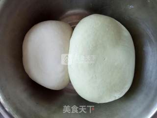 翡翠韭菜虾仁水饺的做法步骤：2
