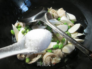 毛豆面筋烧茭白的做法步骤：7