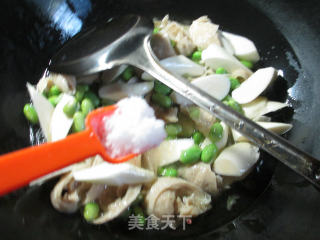 毛豆面筋烧茭白的做法步骤：8