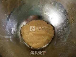椰蓉蔓越莓奶黄月饼的做法步骤：4