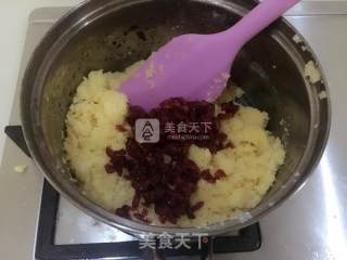 椰蓉蔓越莓奶黄月饼的做法步骤：11