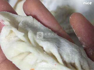 虾仁胡萝卜饺子的做法步骤：2