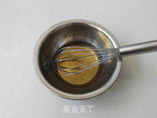 广式莲蓉月饼的做法步骤：3