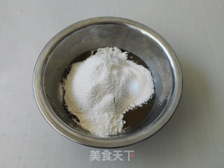 广式莲蓉月饼的做法步骤：5