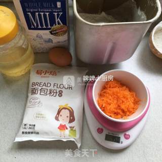 蜂蜜胡萝卜椰香小餐包的做法步骤：1