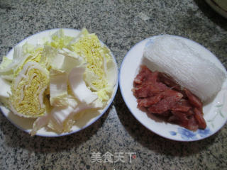 香肠白菜煮粉丝的做法步骤：1