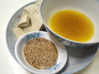 奶汁豆腐汤  融入一座城市美味的做法步骤：1
