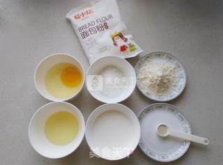 花好月圆人团圆~豆沙绣球面包的做法步骤：1
