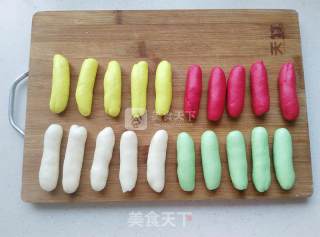 花好月圆人团圆~豆沙绣球面包的做法步骤：5