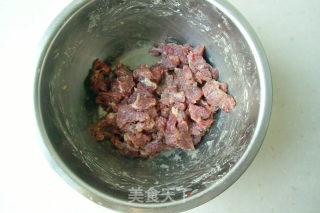 香菇牛肉面的做法步骤：1