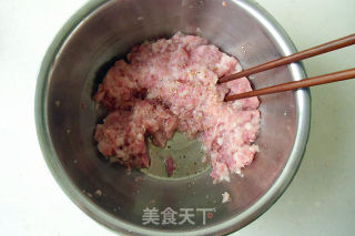 莲藕蒸肉丸的做法步骤：1