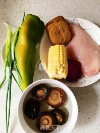 鸡丁烩饭的做法步骤：1