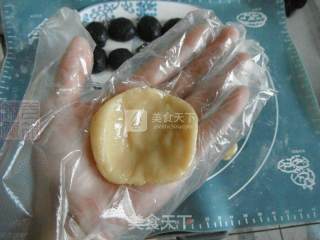 黑芝麻月饼的做法步骤：10