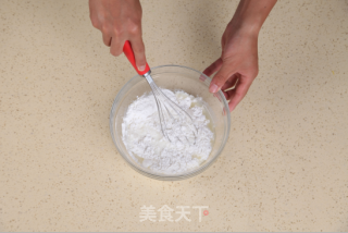 中秋食谱——炫彩印花冰皮月饼的做法步骤：1
