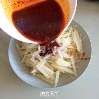 【四叶小馆】麻辣土豆丝的做法步骤：6