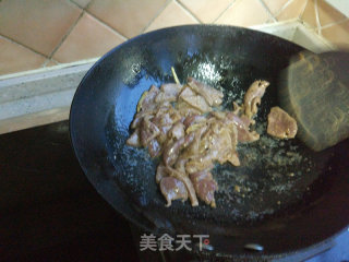 包菜炒猪肝的做法步骤：2
