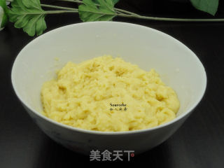 广式栗子豆沙月饼的做法步骤：2