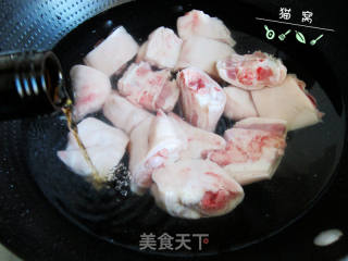 红烧猪蹄的做法步骤：1